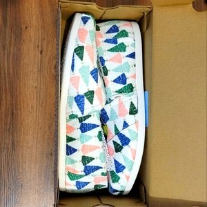 Toms NWT Christmas Tree Faux Fur Shoes